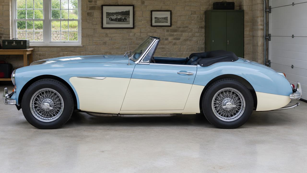 Vehicle 2 — 1963 Austin-Healey 3000 MkIII (Healey blue over ivory, bay 2) — Side — photo 2