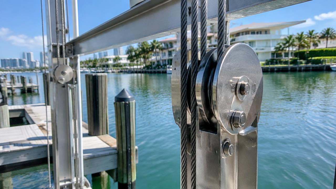 Dock, boat lift & seawall — Lift cable detail — photo 2