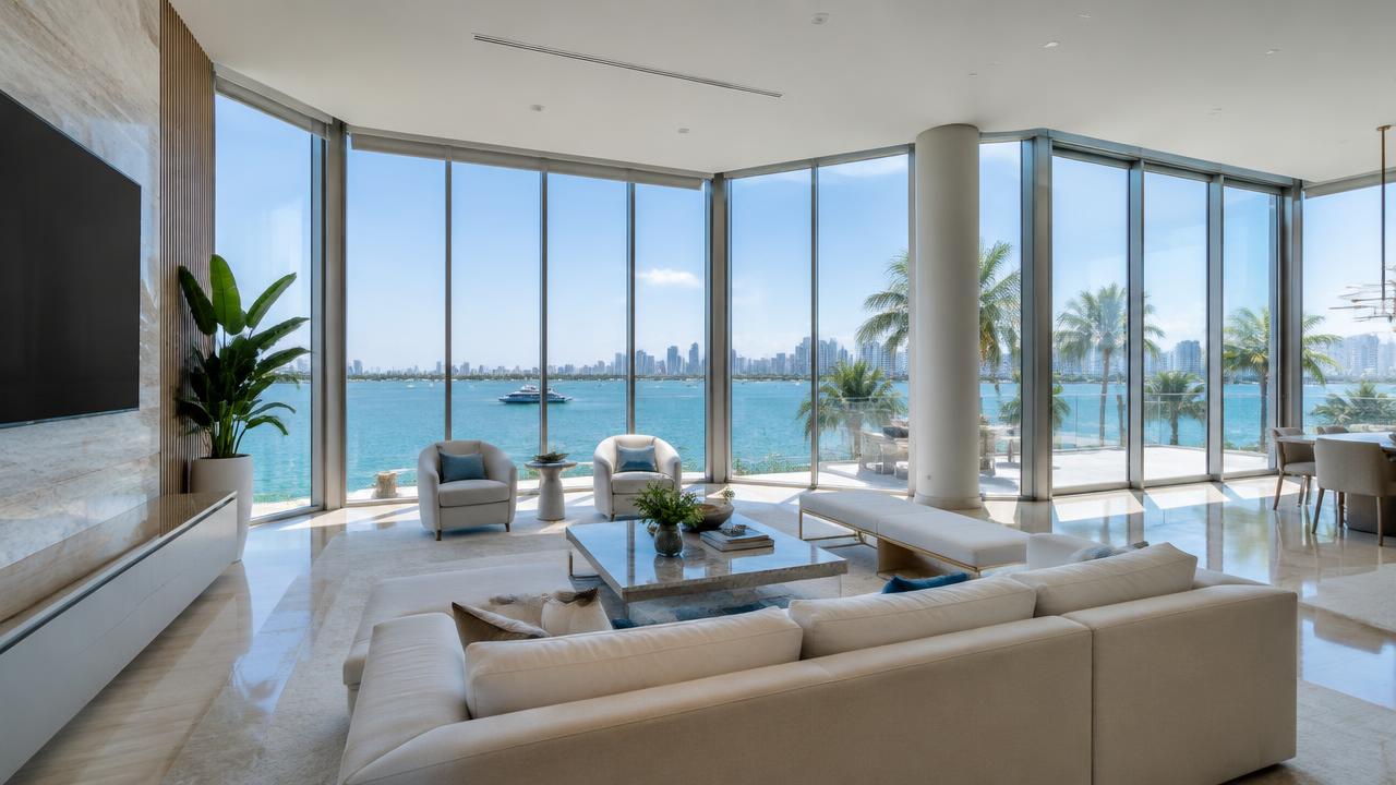 Great room & formal living — Bay-side glazing — photo 2